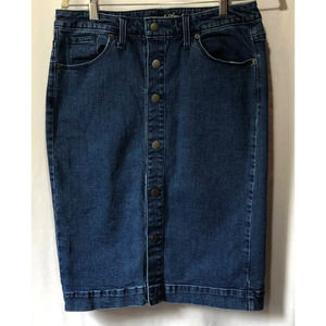 Knee length denim pencil skirt with snaps and pockets